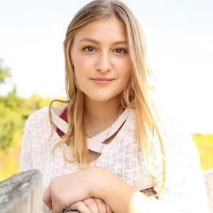 Meet your Posher, Kayla